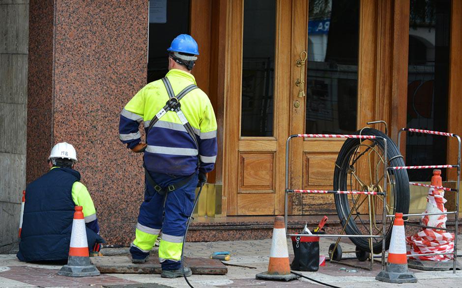 comment déboucher un wc avec une bouteille Levallois-Perret