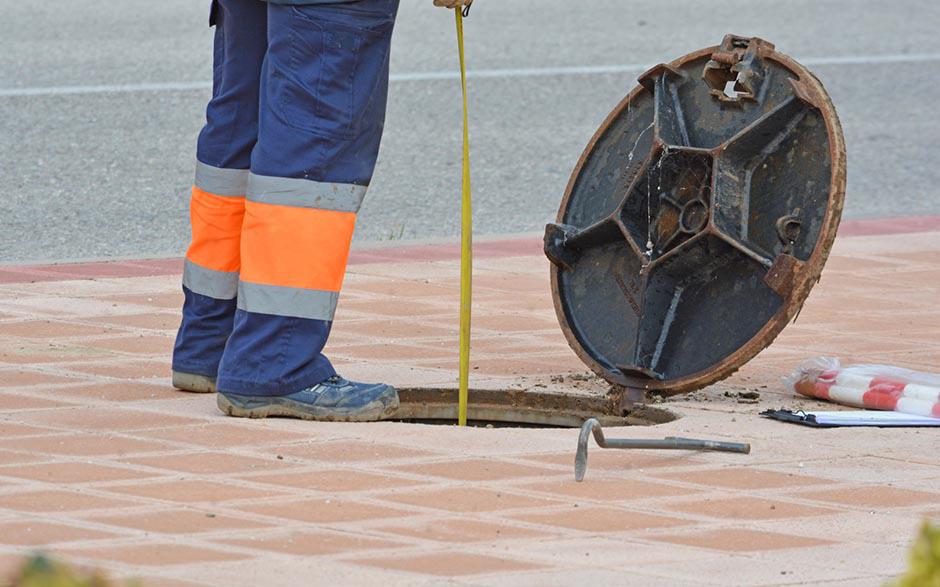 comment déboucher les wc avec une bouteille Levallois-Perret